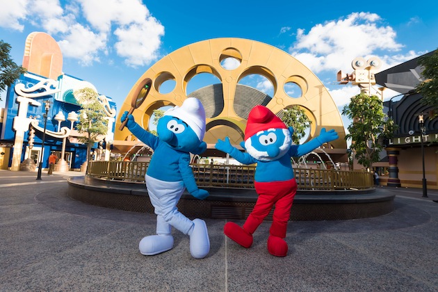 Papa Smurf Paul turns himself blue after taking dietary supplements for  several years, US, News
